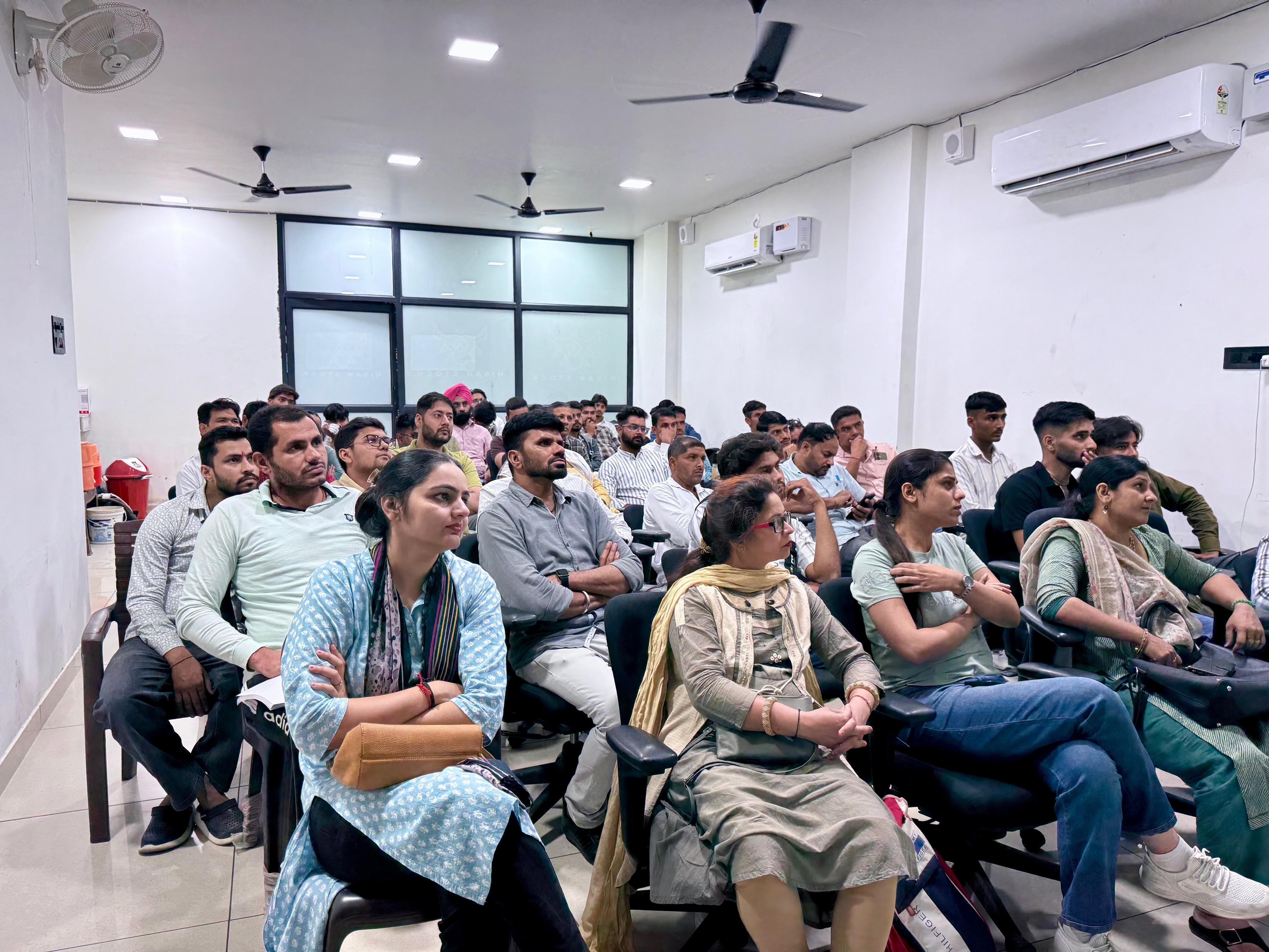 How to Choose the Right Stock Market Academy Near You in Hisar